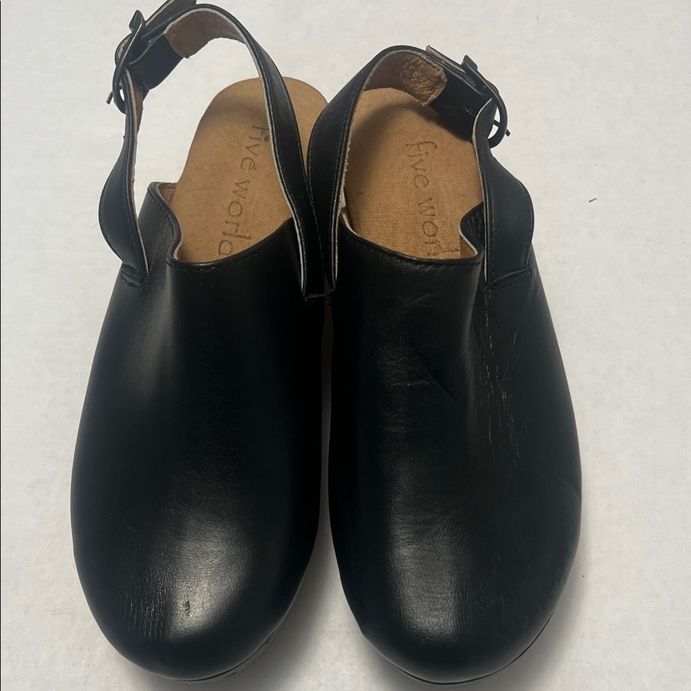 Elegant Black Leather Women's Mules - Picture 5 of 5